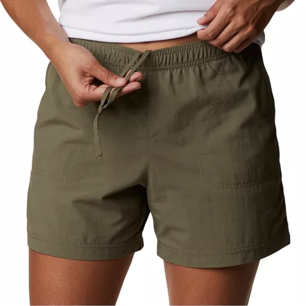 Columbia NWT Sandy River Short Green, X-Small Regular Fit